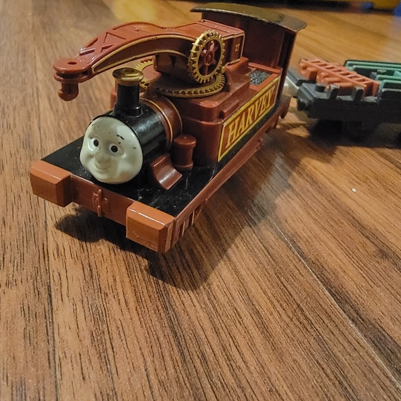 Thomas & Friends Trackmaster Harvey and Flatbed Car - Picture 2 of 2